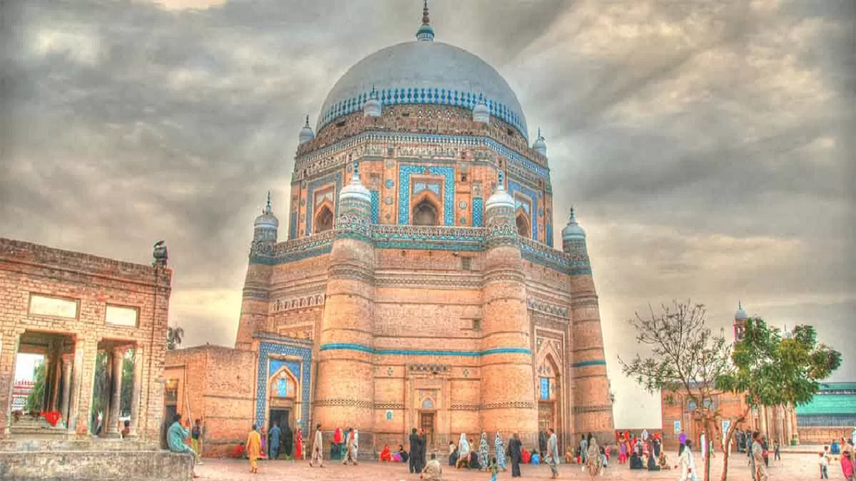 Top 5 Housing Societies for an Exceptional Living Experience in Multan