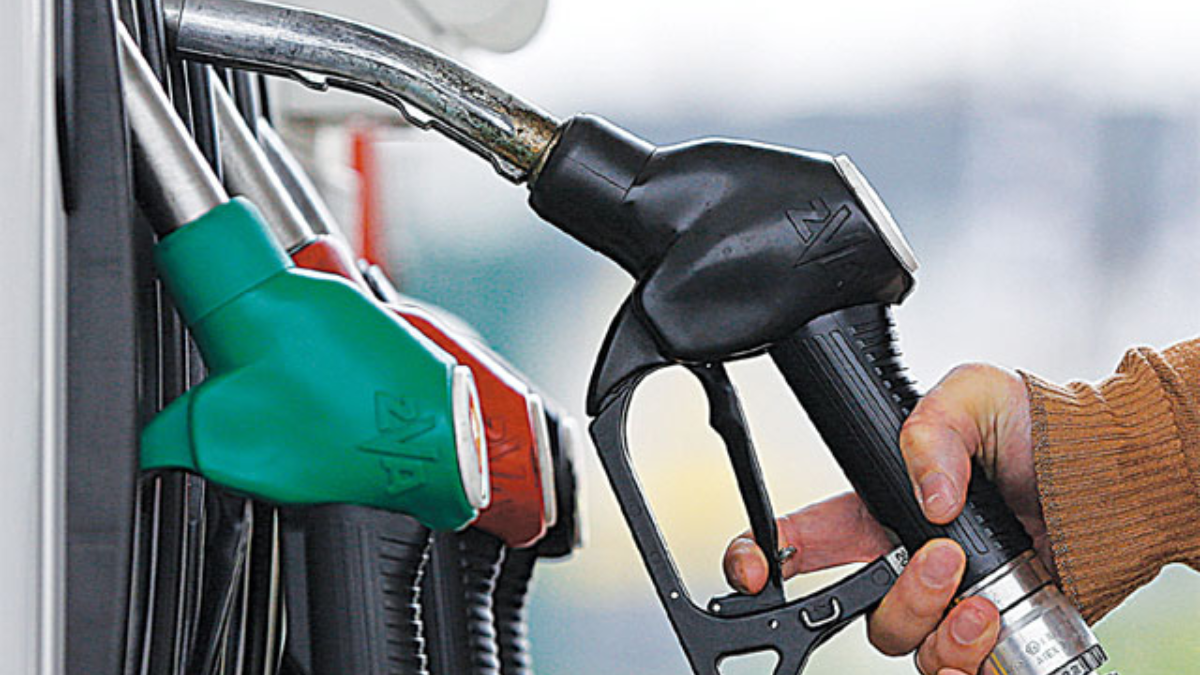 petrol prices down in pakistan